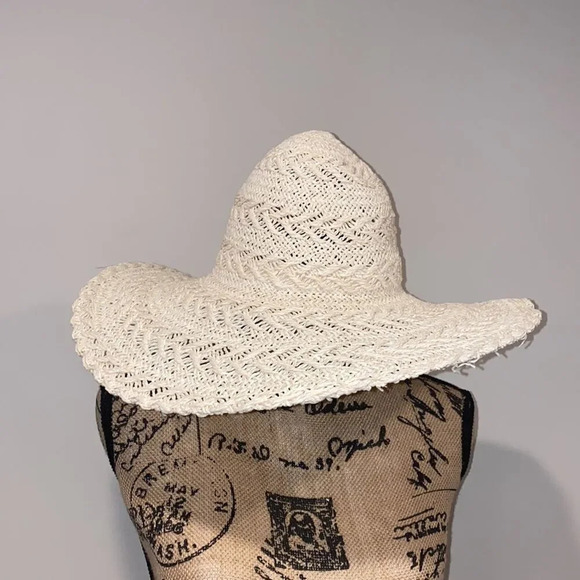 NINE WEST off white straw hat - Picture 4 of 7